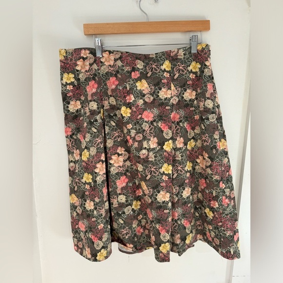 I. Vintage Floral Midi Skirt size 10 - Picture 2 of 3